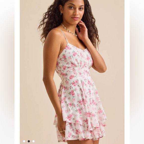 New with tags Altar’d State Holland Floral Romper - Picture 2 of 3